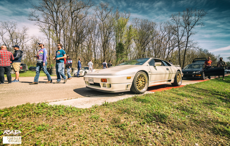Illustration for article titled The Fastest Way from Dallas to Austin is Craigslist: A Radwood Story
